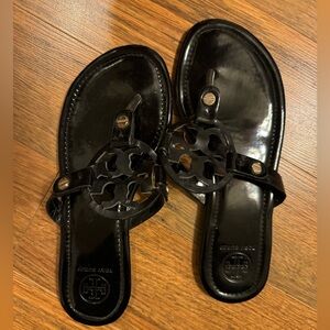 Women’s Patent Leather Flip Flops 9
